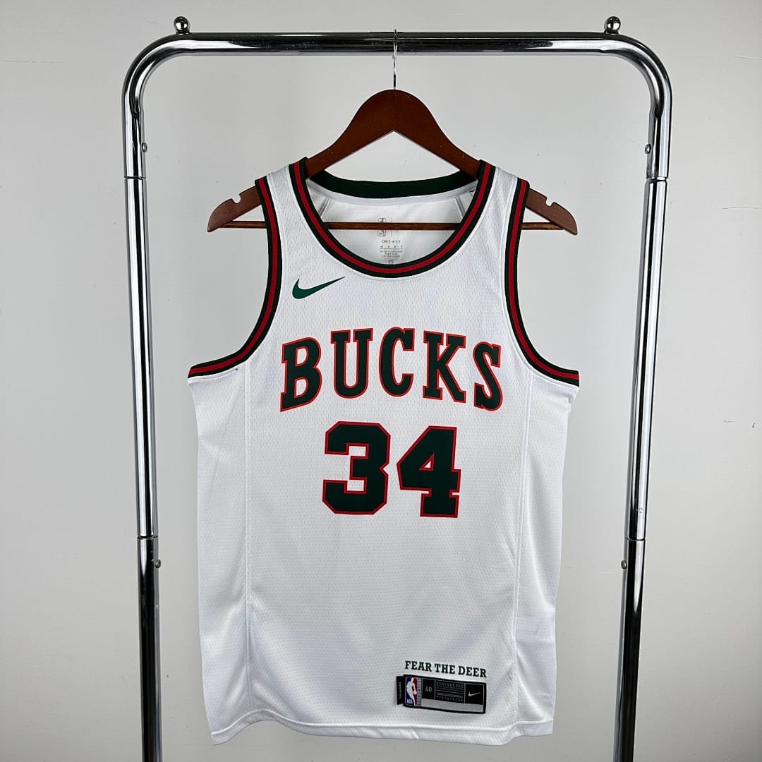 Bucks 17/18 Retro