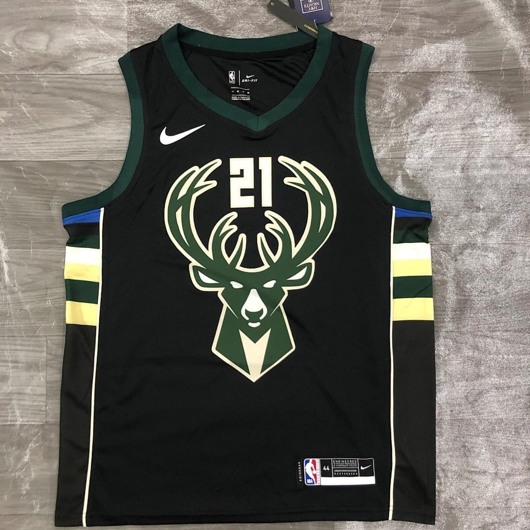 Bucks Negro Cuello V