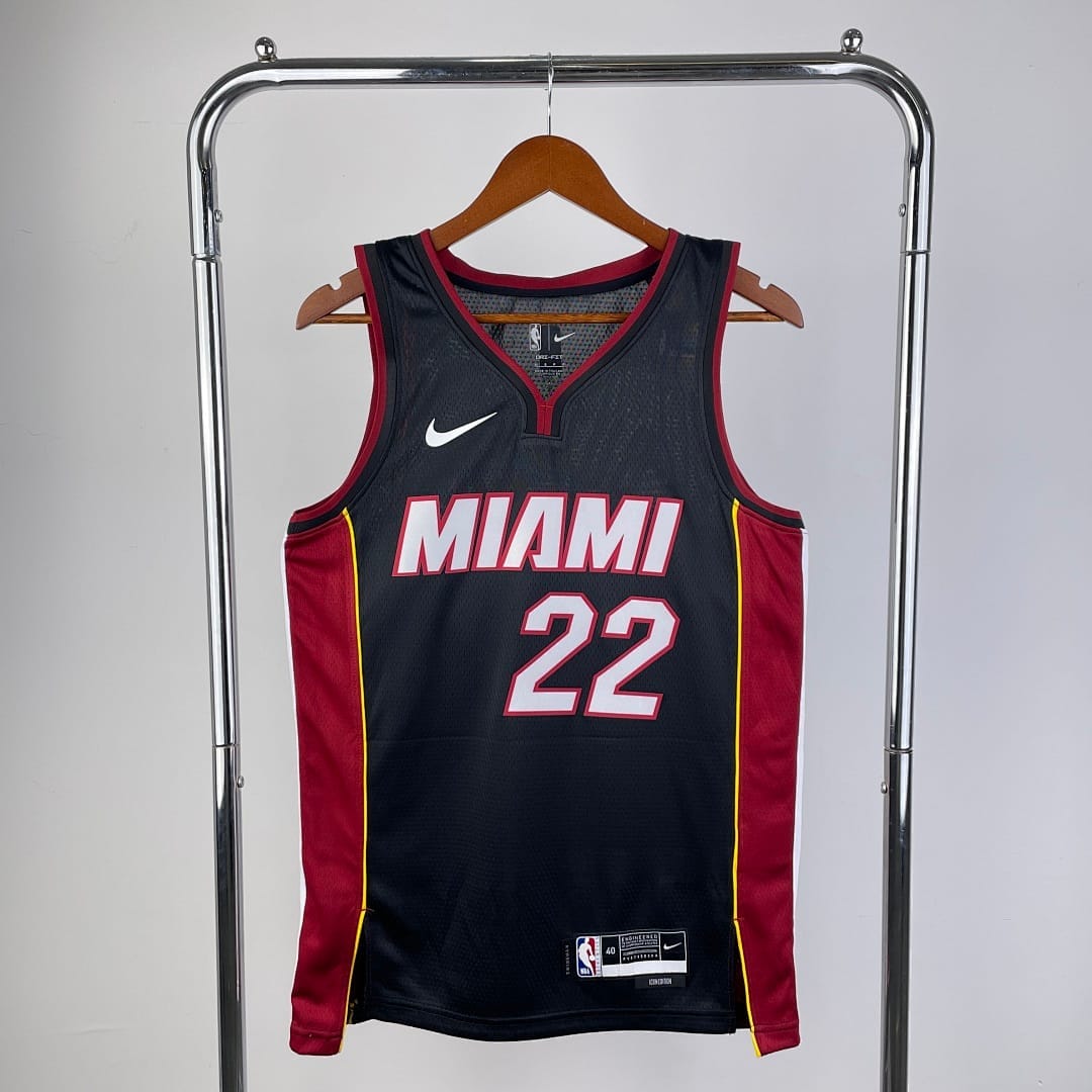 Heat 22/23 Negro Cuello V
