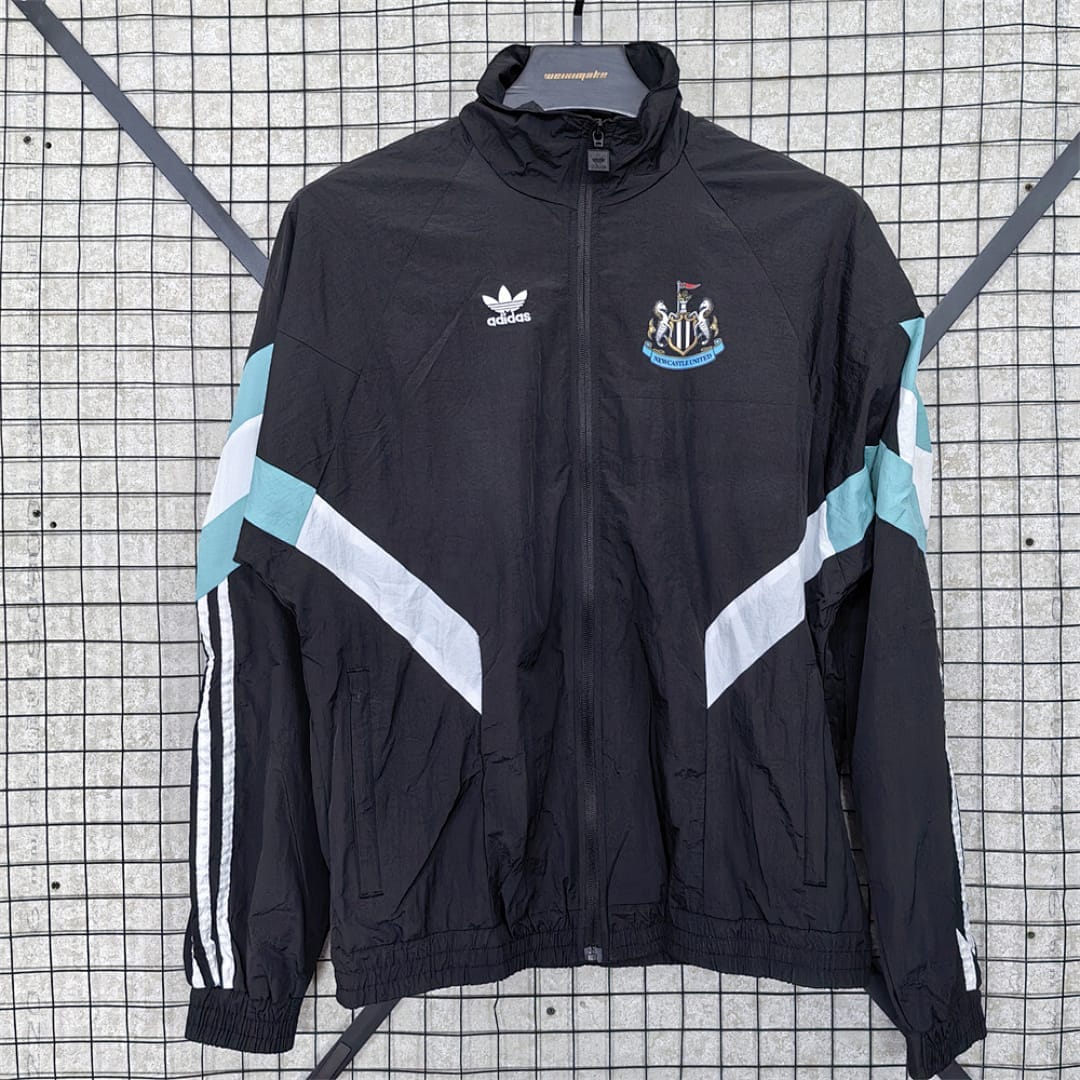 Newcastle Rompevientos