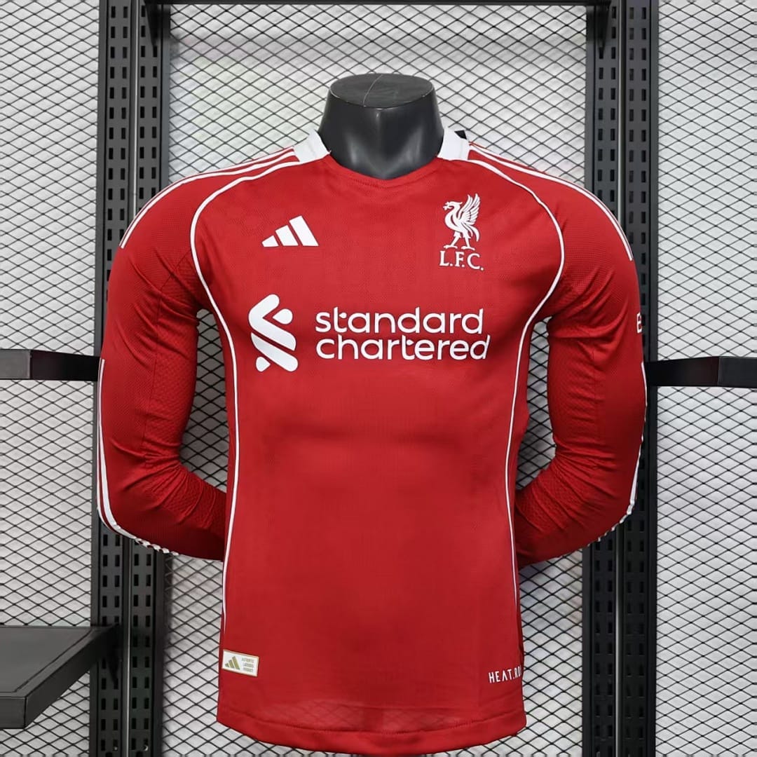Liverpool 25/26 Local Manga Larga · Diseño 3