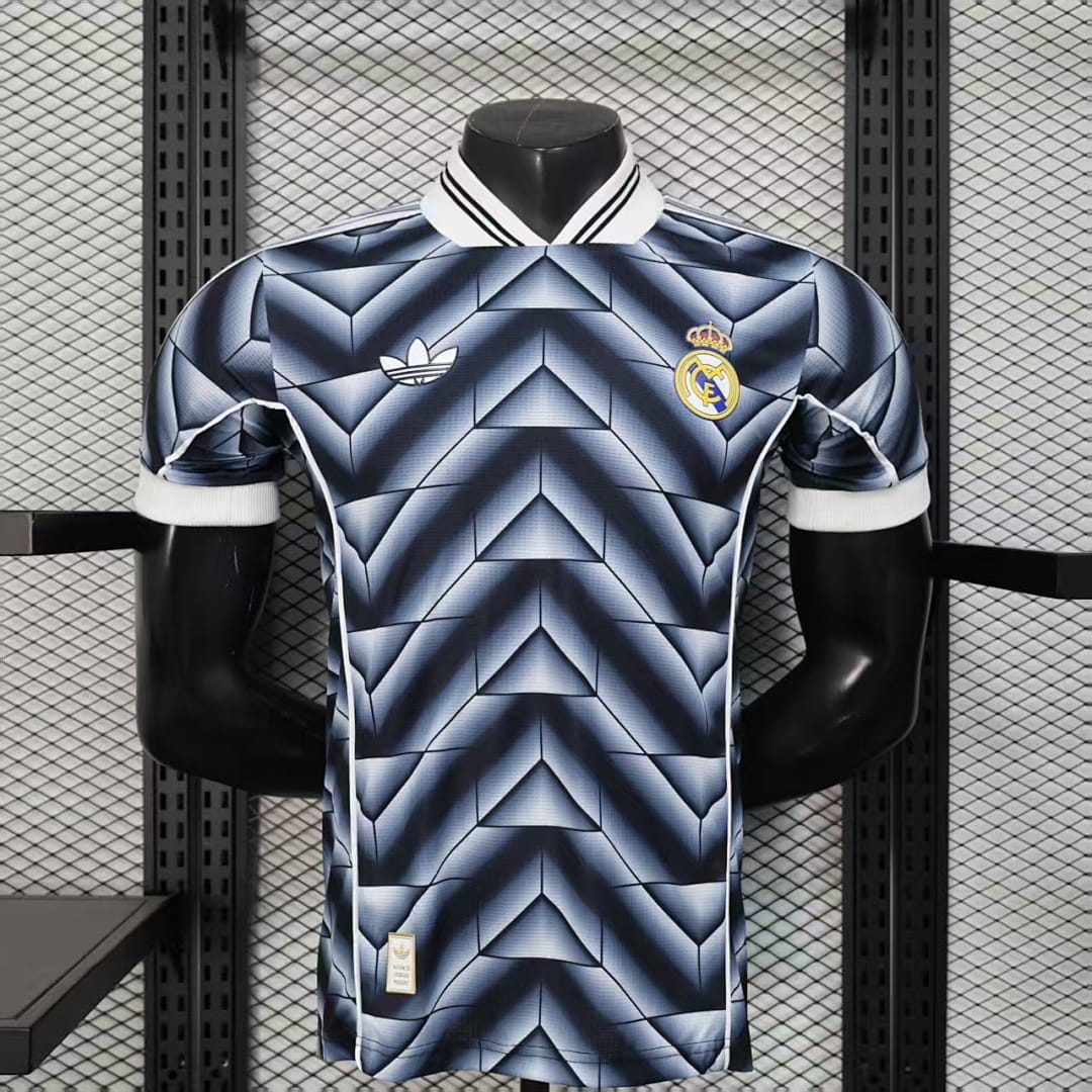 Real Madrid Edición Especial Negro · Diseño 1