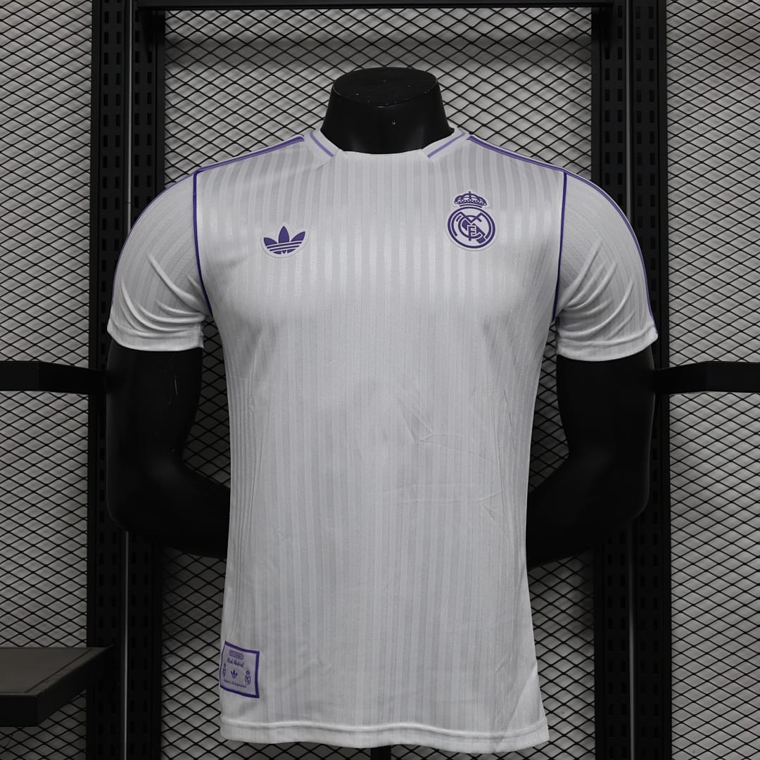 Real Madrid Retro Blanco y Morado